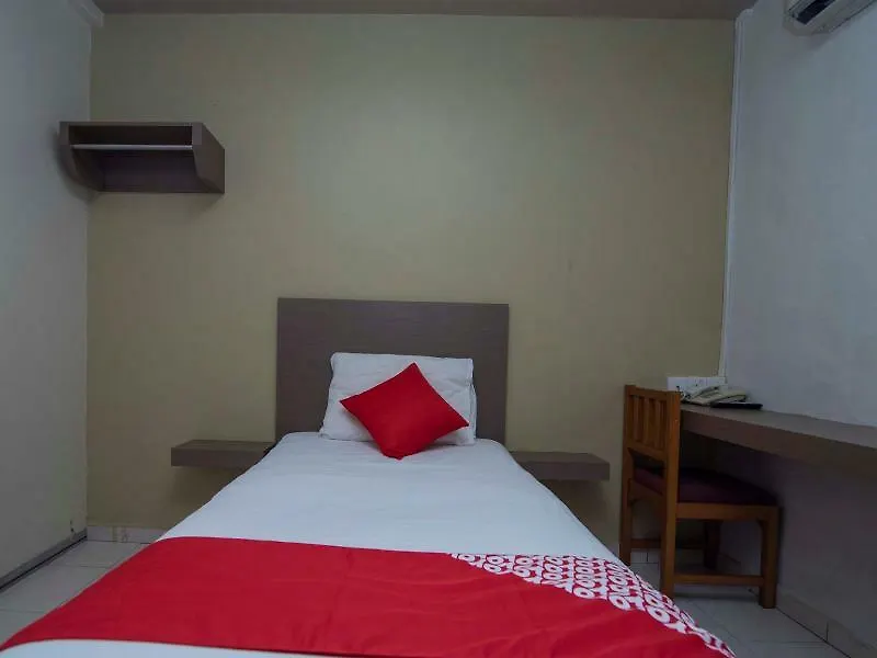 Oyo 434 Marbella Hotel Johor Bahru 2*,
